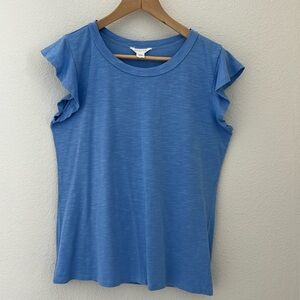 Feminine t-shirt with flutter sleeves.